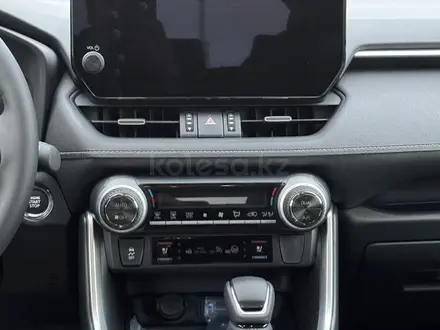 Toyota RAV4 Luxe+ 2025 года за 21 500 000 тг. в Актобе – фото 13