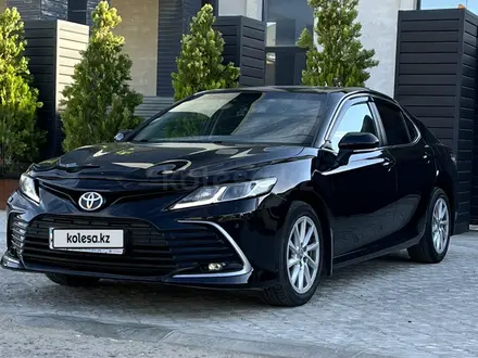 Toyota Camry 2021 года за 13 000 000 тг. в Актау – фото 2