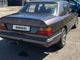 Mercedes-Benz E 230 1991 года за 1 250 000 тг. в Караганда – фото 4