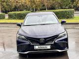 Toyota Camry 2021 года за 11 500 000 тг. в Караганда – фото 3