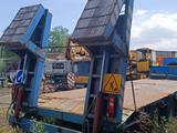 Broshuis  Полуприцеп-трал 1985 годаүшін5 000 000 тг. в Караганда – фото 2