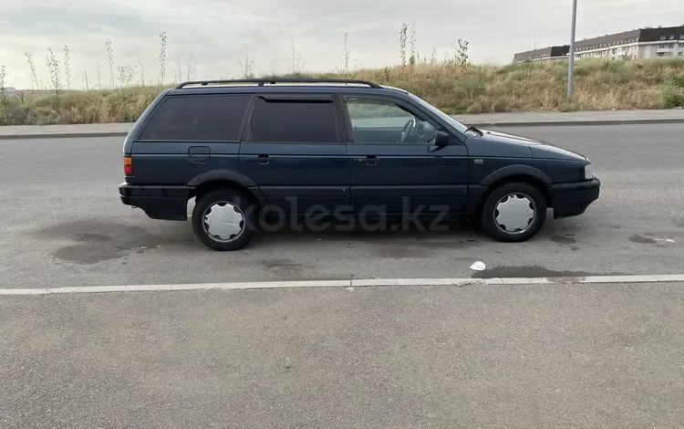 Volkswagen Passat 1992 годаүшін1 500 000 тг. в Алматы