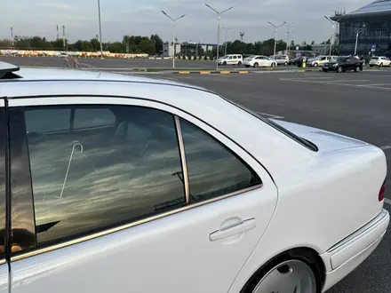 Mercedes-Benz E 320 1997 года за 4 000 000 тг. в Шымкент – фото 12