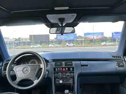 Mercedes-Benz E 320 1997 года за 4 000 000 тг. в Шымкент – фото 17