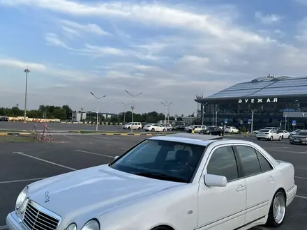 Mercedes-Benz E 320 1997 года за 4 000 000 тг. в Шымкент – фото 9