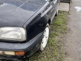 Volkswagen Golf 1996 года за 1 300 000 тг. в Семей – фото 3