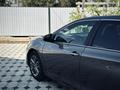 Toyota Camry 2017 года за 6 999 990 тг. в Актобе – фото 4