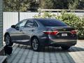 Toyota Camry 2017 года за 6 999 990 тг. в Актобе – фото 5