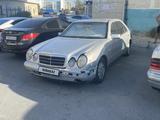 Mercedes-Benz E 230 1996 года за 1 800 000 тг. в Актау – фото 2