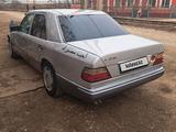 Mercedes-Benz E 280 1993 года за 1 300 000 тг. в Туркестан – фото 2
