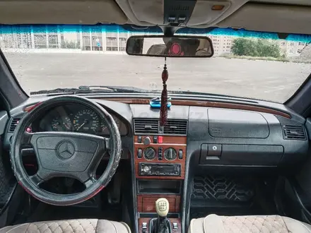 Mercedes-Benz C 180 1993 года за 1 450 000 тг. в Караганда – фото 5