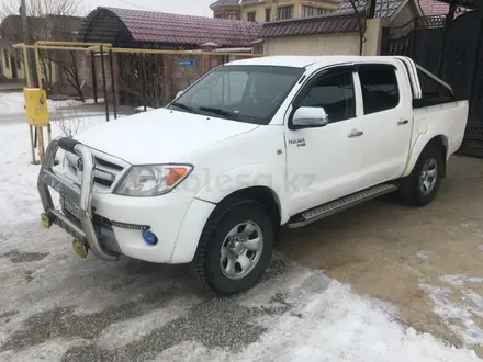 Toyota Hilux 2006 года за 3 000 000 тг. в Шымкент