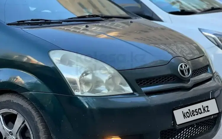 Toyota Corolla Verso 2005 года за 5 000 000 тг. в Астана