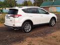 Toyota RAV4 2018 года за 14 300 000 тг. в Павлодар – фото 2