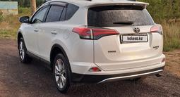 Toyota RAV4 2018 года за 14 300 000 тг. в Павлодар – фото 3