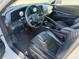 Hyundai Elantra 2023 года за 9 800 000 тг. в Атырау – фото 4