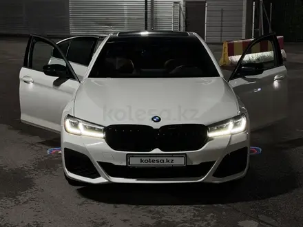BMW 530 2021 года за 32 000 000 тг. в Алматы – фото 9