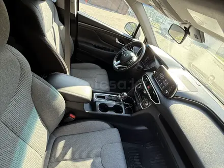 Hyundai Santa Fe 2018 года за 10 500 000 тг. в Астана – фото 12