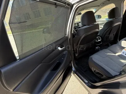 Hyundai Santa Fe 2018 года за 10 500 000 тг. в Астана – фото 13