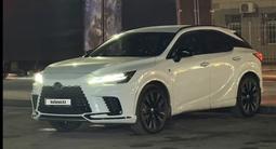 Lexus RX 500h 2023 годаүшін43 800 000 тг. в Астана – фото 3