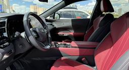 Lexus RX 500h 2023 годаүшін43 800 000 тг. в Астана – фото 2