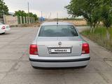 Volkswagen Passat 1998 года за 1 800 000 тг. в Атырау – фото 5