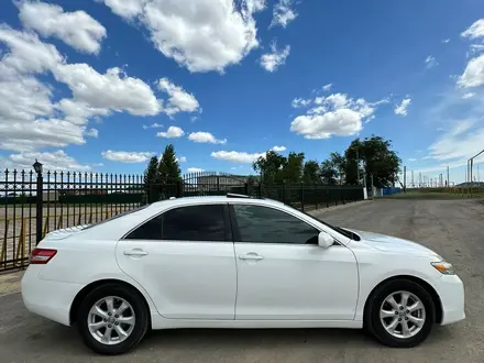 Toyota Camry 2011 года за 4 800 000 тг. в Уральск – фото 9