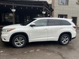 Toyota Highlander 2014 года за 15 500 000 тг. в Астана