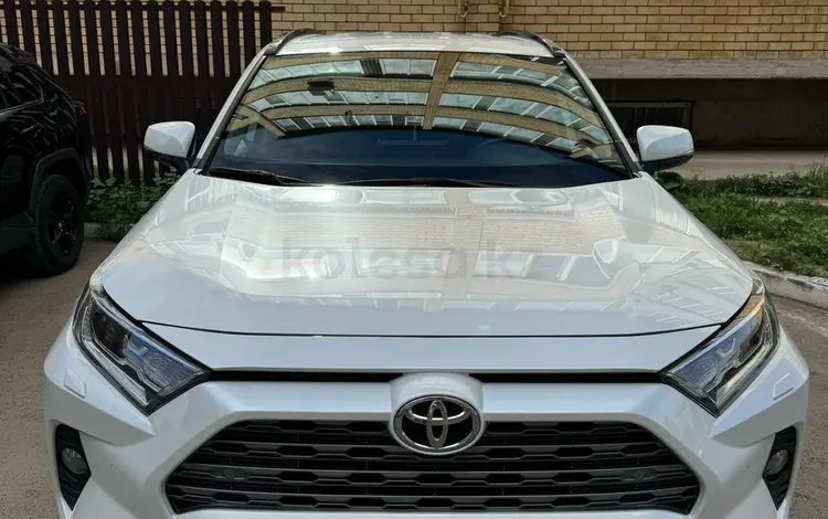 Toyota RAV4 2021 года за 15 500 000 тг. в Уральск