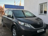 Toyota Sienna 2010 года за 8 500 000 тг. в Атырау – фото 5