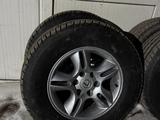 Колеса 265 65 R17. Оригинальные диски от Lexus gx470 и резина Michelin за 190 000 тг. в Алматы