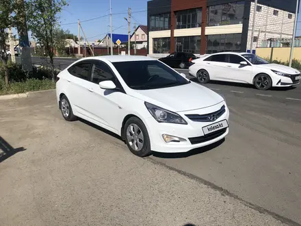 Hyundai Solaris 2015 года за 4 700 000 тг. в Атырау – фото 5