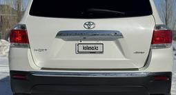 Toyota Highlander 2013 годаүшін10 500 000 тг. в Актобе – фото 4