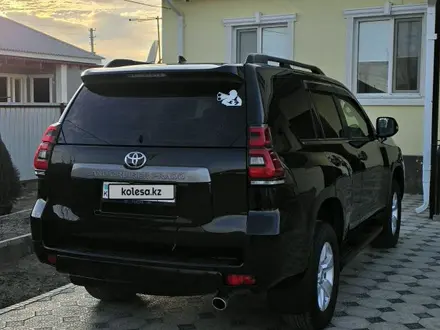 Toyota Land Cruiser Prado 2022 года за 25 800 000 тг. в Атырау – фото 3