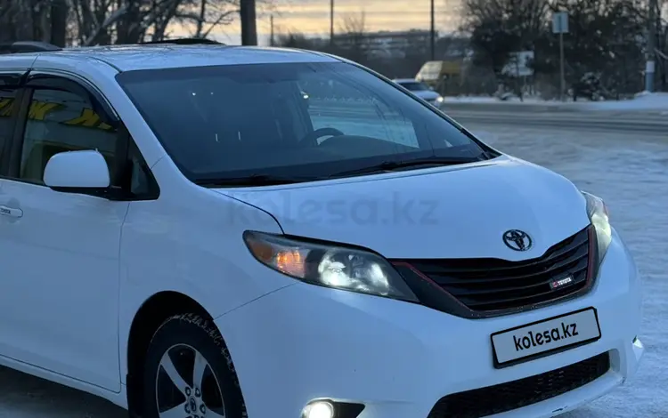 Toyota Sienna 2012 года за 12 000 000 тг. в Уральск