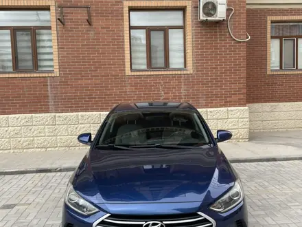 Hyundai Elantra 2017 года за 4 500 000 тг. в Актау – фото 2