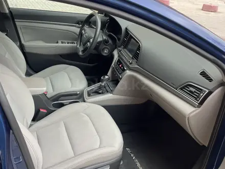 Hyundai Elantra 2017 года за 4 500 000 тг. в Актау – фото 10