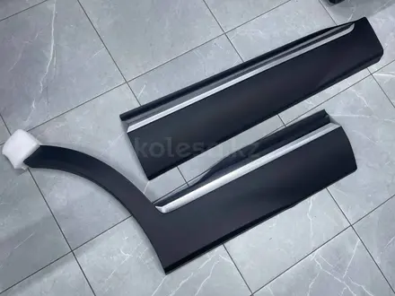 Накладка на двери Hyundai Santa FE 2019-2024 NEW ORIGINAL за 10 000 тг. в Алматы