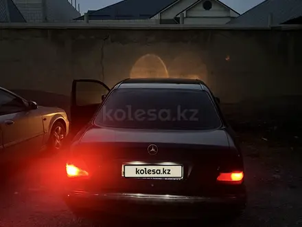 Mercedes-Benz E 200 2000 года за 3 200 000 тг. в Шымкент