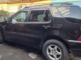 Mercedes-Benz ML 320 2001 годаүшін2 800 000 тг. в Алматы – фото 3