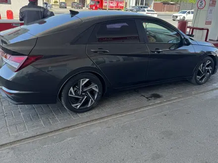 Hyundai Elantra 2021 года за 9 500 000 тг. в Шымкент