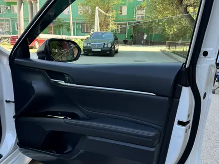 Toyota Camry 2019 года за 13 000 000 тг. в Кызылорда – фото 15