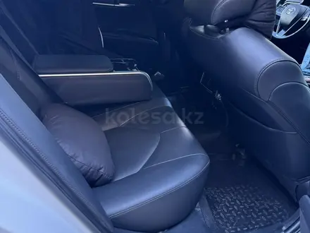 Toyota Camry 2019 года за 13 000 000 тг. в Кызылорда – фото 19