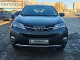 Toyota RAV4 2015 годаүшін11 800 000 тг. в Актобе – фото 5