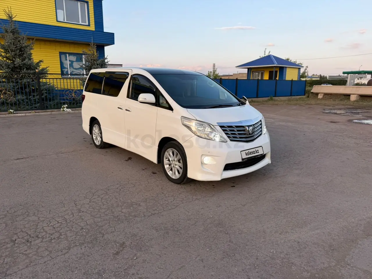 Toyota Alphard, 2009
