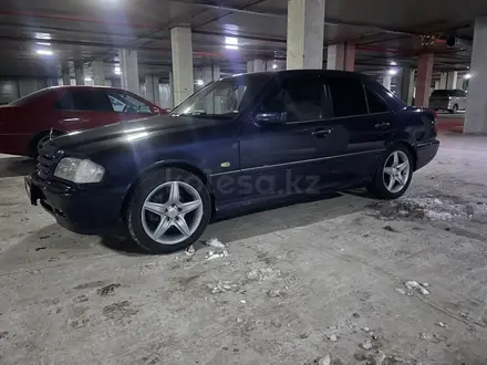 Mercedes-Benz C 280 1995 года за 3 000 000 тг. в Астана – фото 2