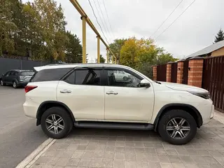 Toyota Fortuner, 2022