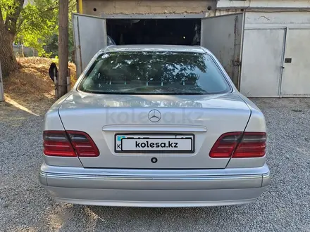 Mercedes-Benz E 240 1999 года за 4 600 000 тг. в Шымкент – фото 8