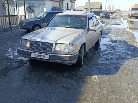 Mercedes-Benz E 230 1990 года за 1 700 000 тг. в Усть-Каменогорск