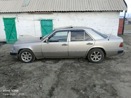 Mercedes-Benz E 230 1990 года за 1 700 000 тг. в Усть-Каменогорск – фото 12